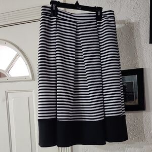 Soprano Black and White Striped A-Line Skirt Sz Large Paper Tag Office